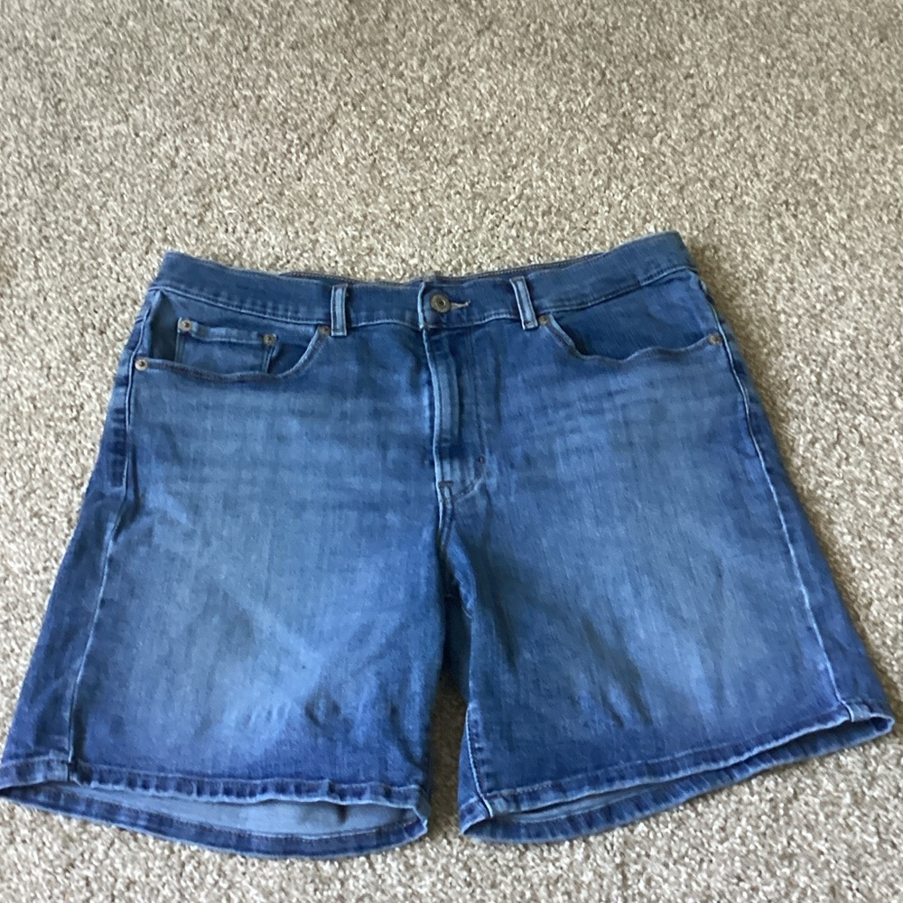 Levi’s Classic womens Blue Denim Shorts Size 30